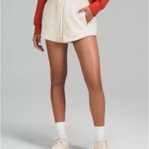 Lululemon Inner Glow High-Rise Short 3"